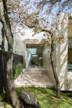 Country Club Residence by Migdal Arquitectos