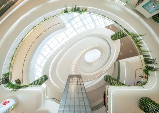 Summer Sunshine – The Circular Feature Ceiling at Main Event Atrium