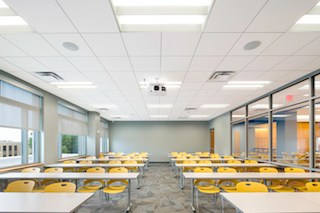 ROCKFON Tropic’s 2-by-2-foot stone wool acoustic ceiling panels have a nice, smooth, white finish and feature a square tegular narrow edge and shadow molding along the perimeter to create
the desired aesthetic.