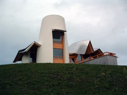 A Frank Gehry, FAIA-designed Maggie's Center in Dundee, Scotland