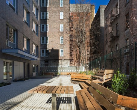 view of rear yard 