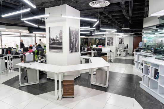 Oficinas Corporativas SF SYSTEMS - SPAZI Funcion Arquitectonica