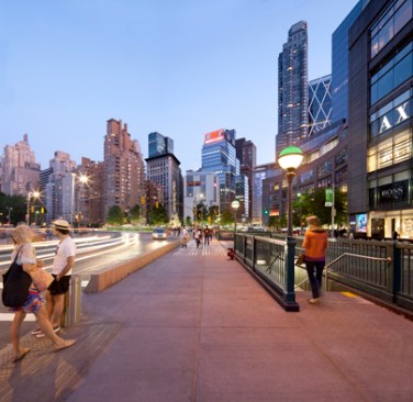 Entries+open+to+the+heart+of+Columbus+Circle