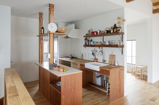 All the kitchen furniture in custom-made