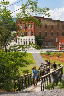 Smith+Creek+Pedestrian+Bridge