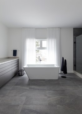 RZLBD / Albers House / master ensuite
