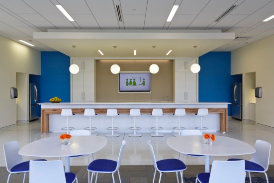 Cafe+and+eating+area.