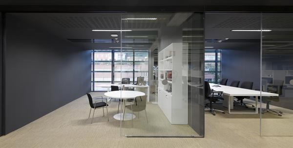 Wide uninterrupted 2-door opening enhances seamless interior design.