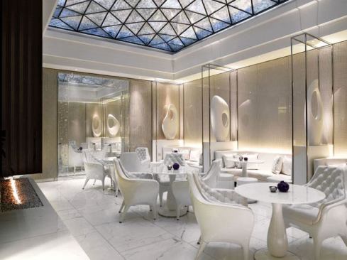 The only natural light in the spa occurs at the juice bar café which features a silver leaf, domed-glass roof. At night the room has a luxurious jewel box feel thanks to the added glow from concealed linear LED uplighting.