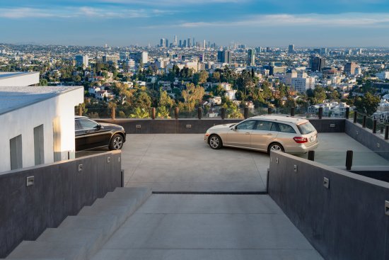 Los Tilos Hollywood Hills outdoor veranda with jetliner views.