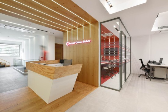 Varesh Building / Arel Architects Group