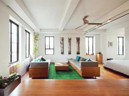 Its corner location means the space gets ample daylight.