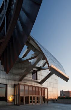 Steel+struts+prop+up+a+stainless+steel+canopy+on+the+2011+addition.
