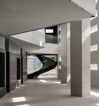 Faculty+of+Health+Sciences%2c+Granada%2c+Spain+by+MedioMundo+arquitectos