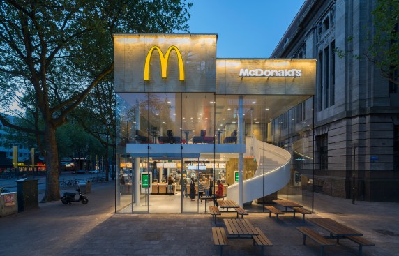 McDonald's Rotterdam - front