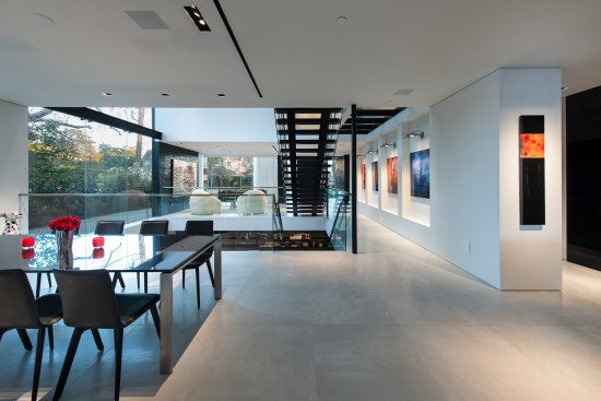 Georgina Avenue Santa Monica modern open plan three story home