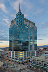 n+addition+to+the+curtainwall+and+sun+shades%2c+Wausau+provided+zero+sightline+vents%2c+custom+interior+stools%2c+and+other+aluminum-framed+architectural+building+products.