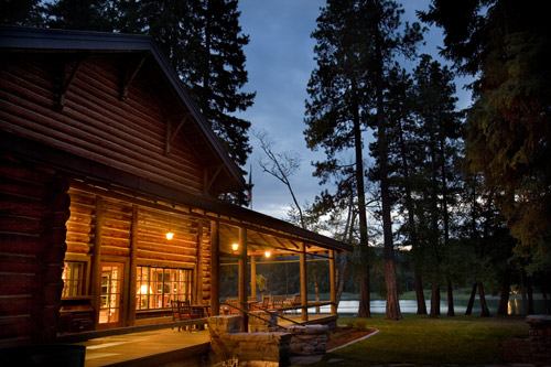 Situated on the shores of Swan Lake, the community also offers private boat slips. Allen Kennedy Photography