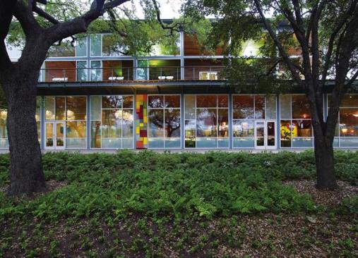 The new Grove restaurant by Larry Page of Page Southerland Page is part of the Discovery Green development in Houston, a new, 12-acre downtown park that feautures a lake, dog parks, playground, public art, and an amphitheatre.