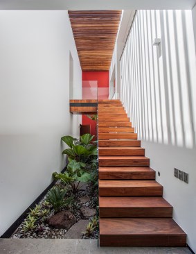 House Five's Patios
By Almazán y Arquitectos Asociados