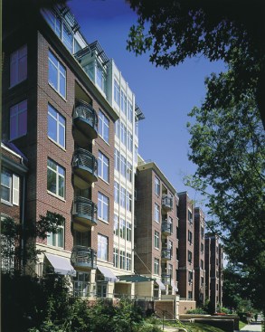 The buildings design, sensitive to its context, doesnt overwhelm the historic streetscape.