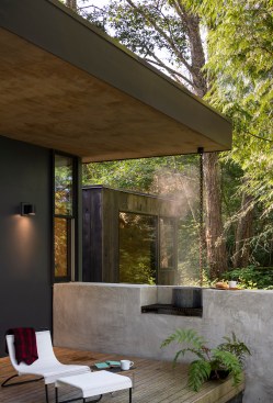 Hood Cliff Retreat 