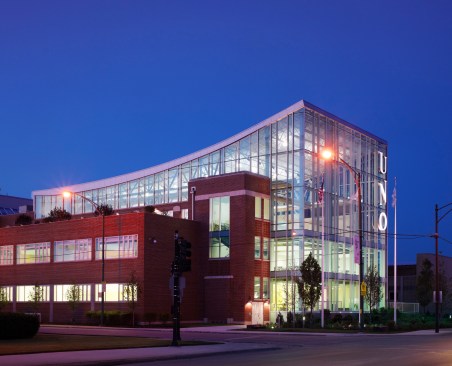 UNO Veterans Memorial School, exterior