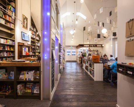 Interior%2c+bookstore+and+cafe.