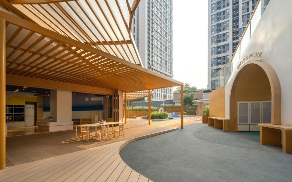 24_Outdoor Dining 02