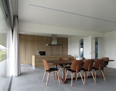 concrete house dinning room