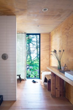 Hood Cliff Retreat 