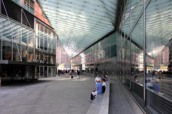 The+granite+bench+by+landscape+architect+Ken+Smith+allows+people+to+meet+and+catch+their+breath+in+the+arcade.