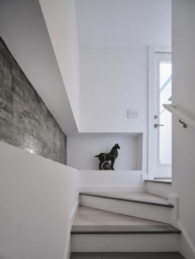 Front Unit.  Stair