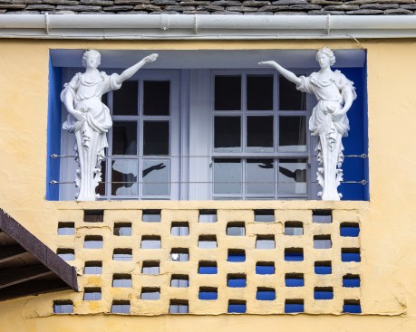 Sculptures on a balcony of the Gate House
