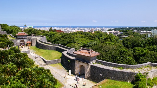 Sequence of defensive gateways within the walls of Shuri Castle