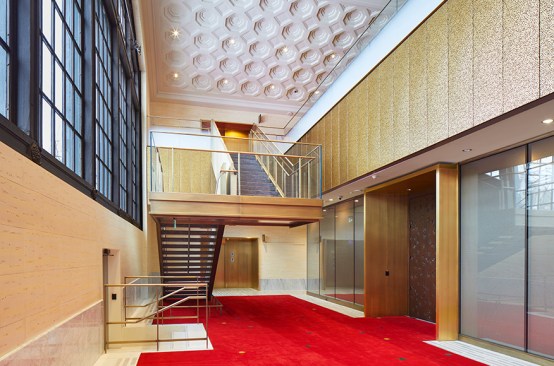 Anteroom next to Senate Chamber.