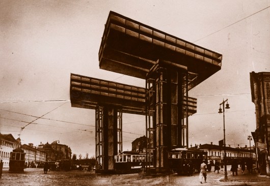 Constructivist El Lissitzky designed his cantilevered WolkenbĂĽgel (Cloud Iron) skyscraper in 1925, intending for one to be built at each of eight intersections on the Moscow ring road.