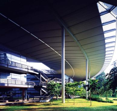 Malaysia

University of Technology Petronas, Bandar Seri Iskandar, Malaysia, 2004 
(Foster + Partners and GDP Architects) A canopy winds around the 
forested campus with boxes inserted beneath it, a "reinterpretation of 
the classical metaphor for tropical architecture-an umbrella," the jury 
citation notes.