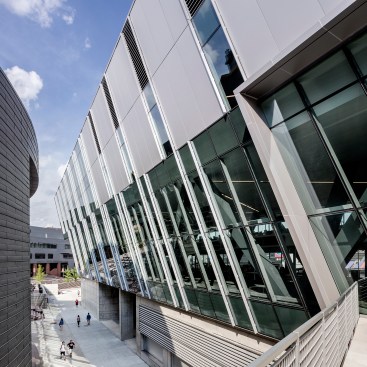View north toward Bearcat Plaza from footbridge connecting ARO’s addition (at right) to Gwathmey Siegel Kaufman’s Tangeman University Center