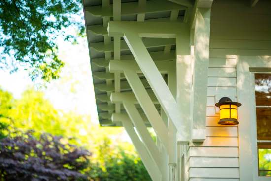 Large, animated roof brackets were added for emphasis.