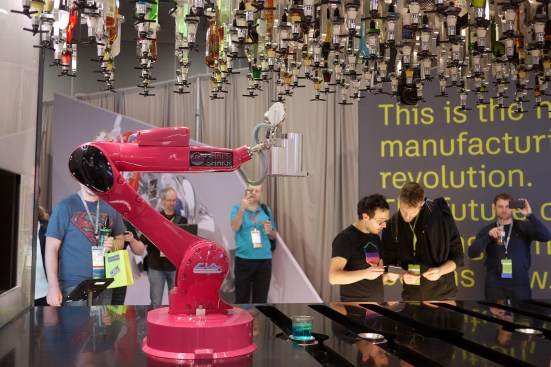 Here’s one way to skip the small talk: The Makr Shakr robotic arm developed by MIT and the design firm Carlo Ratti Associati makes drinks quickly and accurately. No tip required.