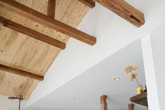 The threshold between the different spaces in the second floor