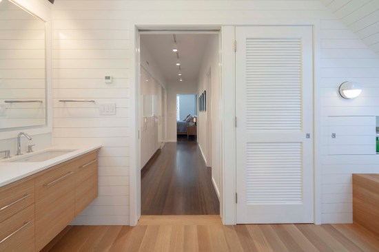 Master+Bathroom+view+of+Dressing+Gallery