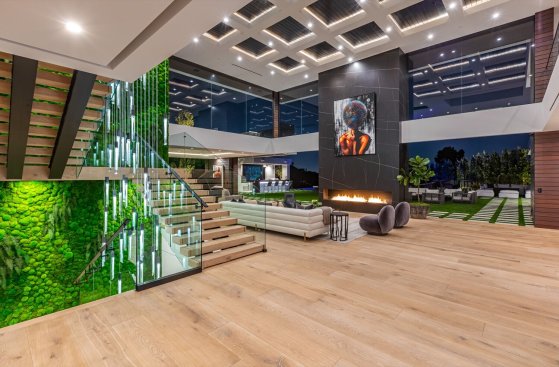 Luxury open volume, open plan modern Los Angeles home.