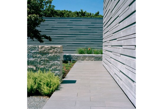 Exterior+walkway.
