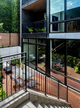 Courtyard, Decks