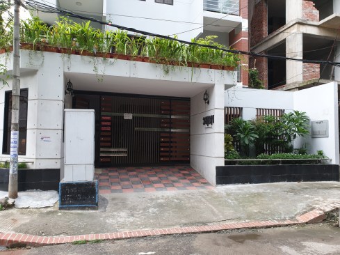 Entry and Gateway form Road side.