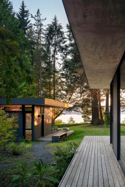 Hood Cliff Retreat 
