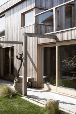 Island Cottage by Paul Cashin Architects