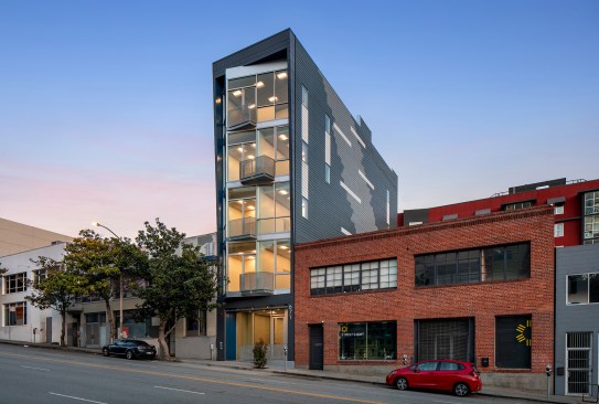 6,500 square feet of office space was designed into this tiny lot, measuring only 20 feet by 80 feet.